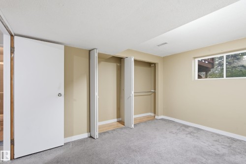5303 21 Avenue Nw, Edmonton, AB - Indoor Photo Showing Other Room