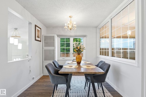 5303 21 Avenue Nw, Edmonton, AB - Indoor Photo Showing Dining Room