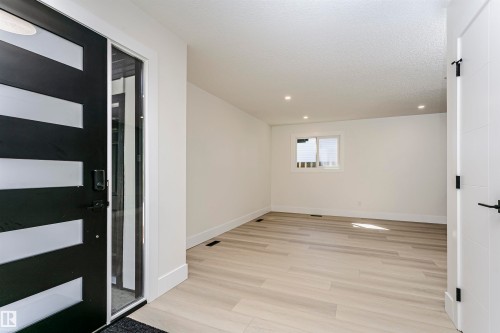 3412 108 Street Nw, Edmonton, AB 