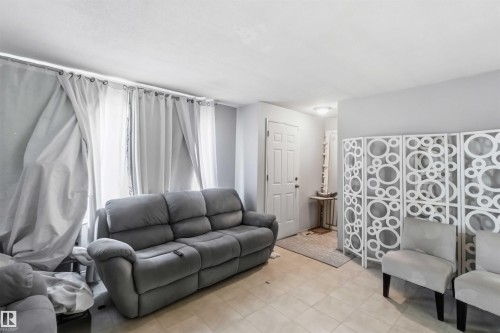 Light-toned tile flooring throughout - 13408 67 Street Nw, Edmonton, AB 