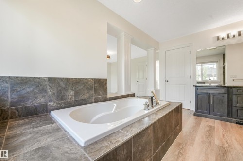 2288 Warry Loop Sw, Edmonton, AB 