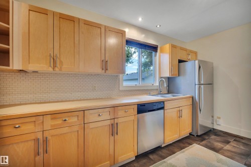 12015 124 Street Nw, Edmonton, AB 