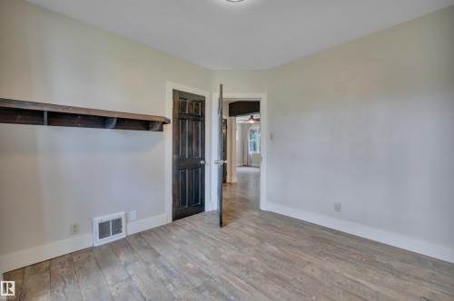 12015 124 Street Nw, Edmonton, AB 