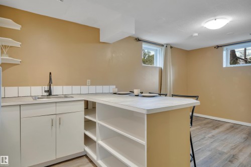 12015 124 Street Nw, Edmonton, AB 