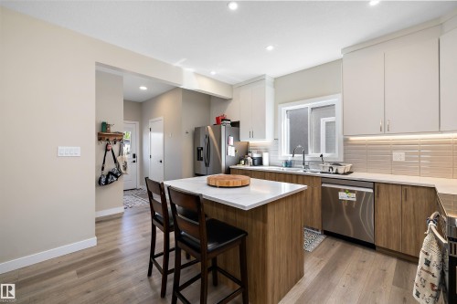 7208 78 Avenue Nw, Edmonton, AB 