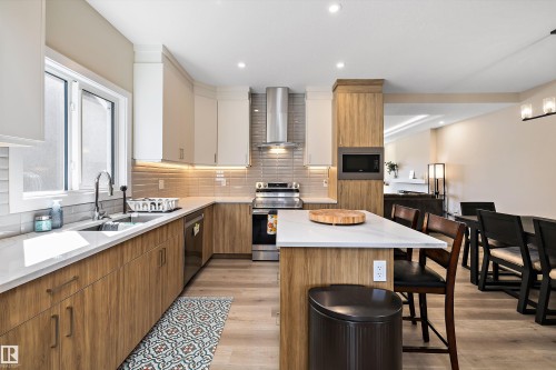 7208 78 Avenue Nw, Edmonton, AB 