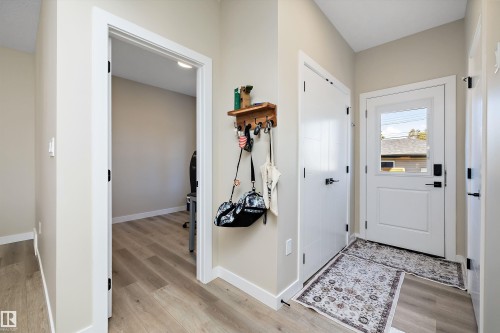 7208 78 Avenue Nw, Edmonton, AB 