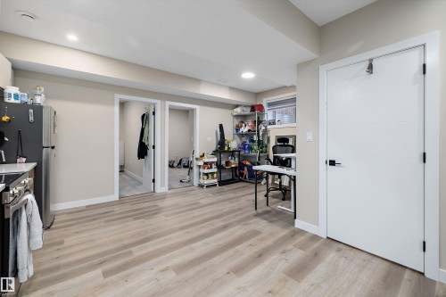 7208 78 Avenue Nw, Edmonton, AB 