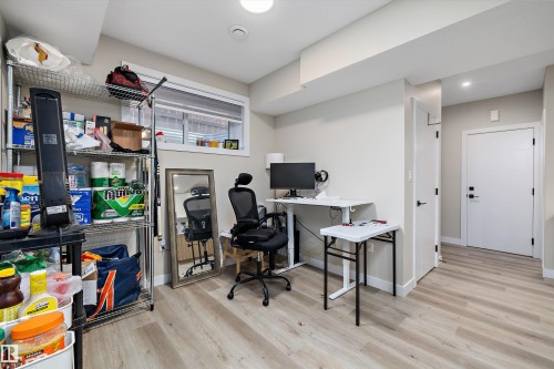 7208 78 Avenue Nw, Edmonton, AB 