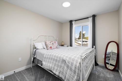 7208 78 Avenue Nw, Edmonton, AB 