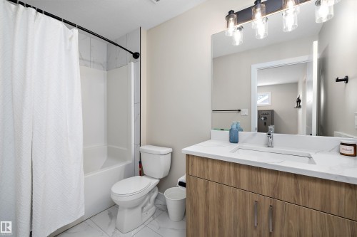 7208 78 Avenue Nw, Edmonton, AB 