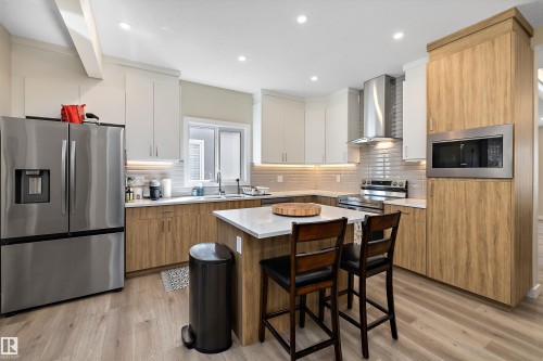 7208 78 Avenue Nw, Edmonton, AB 