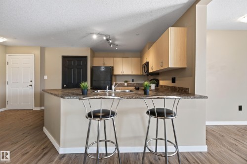 #222 42 SUMMERWOOD BV  Sherwood Park, AB T8H 0C3
