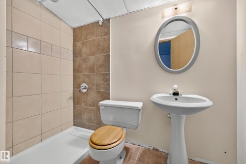 Basement bathroom. Very few units have bathrooms in the basement. - 17206 Callingwood Road Nw, Edmonton, AB 