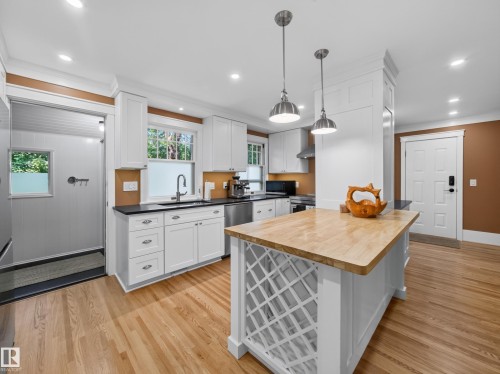 11108 64 Street Nw, Edmonton, AB - Indoor Photo Showing Kitchen