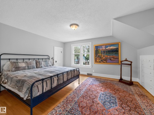 11108 64 Street Nw, Edmonton, AB - Indoor Photo Showing Bedroom