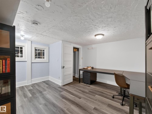 11108 64 Street Nw, Edmonton, AB - Indoor