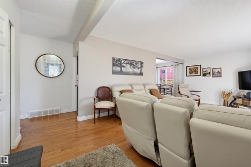 8819 142 Street Nw, Edmonton, AB 