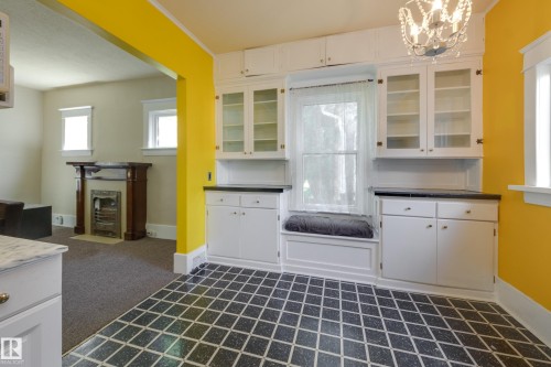 10747 University Avenue Nw, Edmonton, AB 