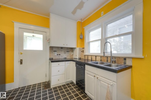 10747 University Avenue Nw, Edmonton, AB 