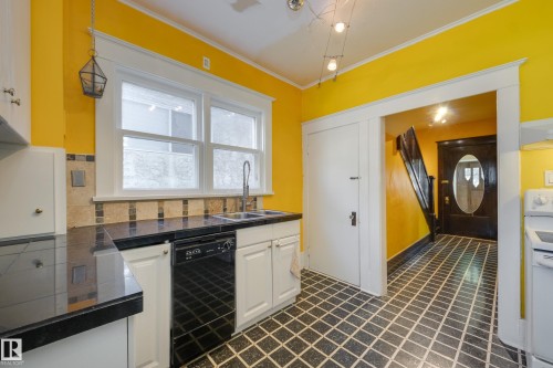 10747 University Avenue Nw, Edmonton, AB 