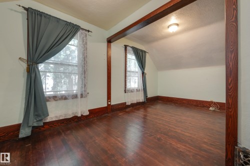 10747 University Avenue Nw, Edmonton, AB 