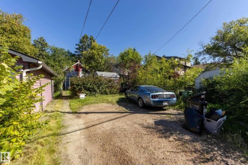 10747 University Avenue Nw, Edmonton, AB 