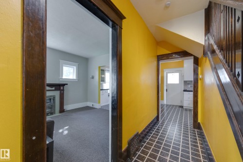 10747 University Avenue Nw, Edmonton, AB 