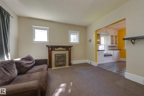 10747 University Avenue Nw, Edmonton, AB 