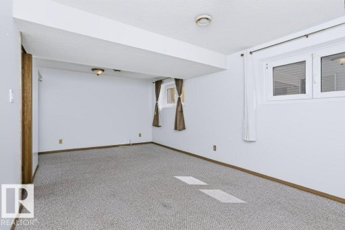 3633 44 Avenue Nw, Edmonton, AB 