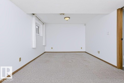3633 44 Avenue Nw, Edmonton, AB 