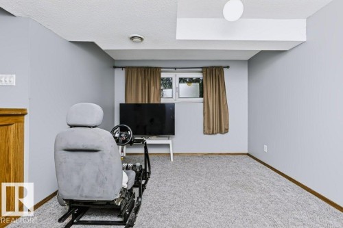 3633 44 Avenue Nw, Edmonton, AB 