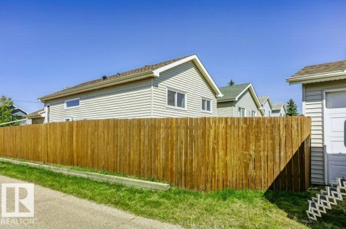 3633 44 Avenue Nw, Edmonton, AB 