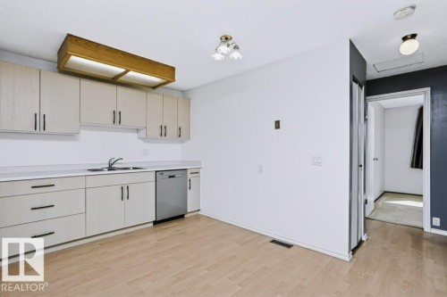 3633 44 Avenue Nw, Edmonton, AB 