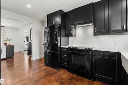 7308 100 Avenue Nw, Edmonton, AB 