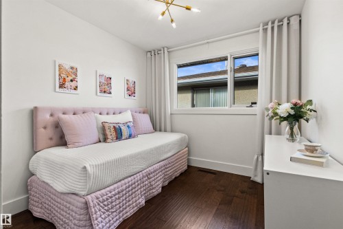 7308 100 Avenue Nw, Edmonton, AB 