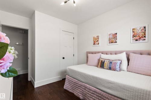 7308 100 Avenue Nw, Edmonton, AB 