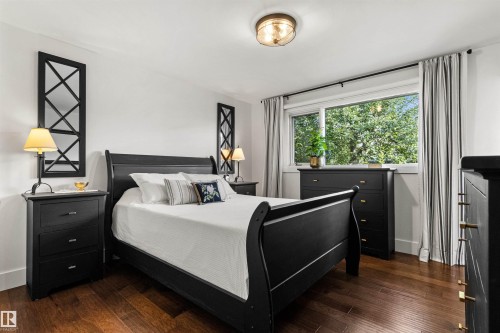 7308 100 Avenue Nw, Edmonton, AB 
