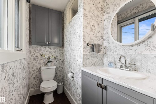 7308 100 Avenue Nw, Edmonton, AB 