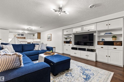 7308 100 Avenue Nw, Edmonton, AB 
