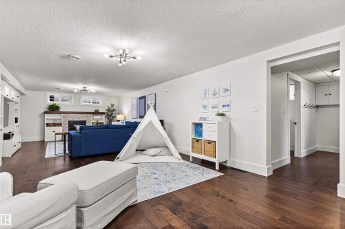 7308 100 Avenue Nw, Edmonton, AB 