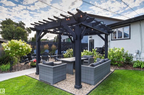 7308 100 Avenue Nw, Edmonton, AB 
