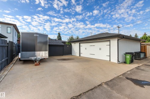 7308 100 Avenue Nw, Edmonton, AB 