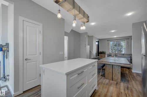 2605 Maple Way Nw, Edmonton, AB 