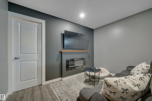 2605 Maple Way Nw, Edmonton, AB 