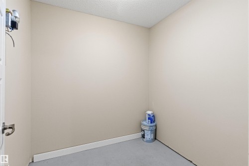 #39 13825 155 Av Nw, Edmonton, AB - Indoor Photo Showing Other Room