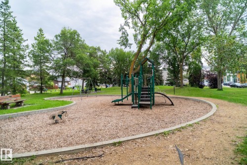 10936 70 Avenue Nw, Edmonton, AB 