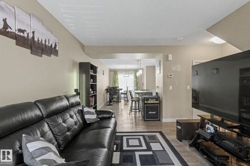 #77 1776 Cunningham Wy Sw, Edmonton, AB - Indoor Photo Showing Living Room