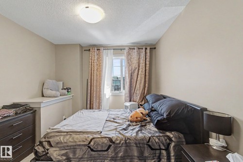 #77 1776 Cunningham Wy Sw, Edmonton, AB - Indoor Photo Showing Bedroom