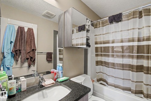 #77 1776 Cunningham Wy Sw, Edmonton, AB - Indoor Photo Showing Bathroom